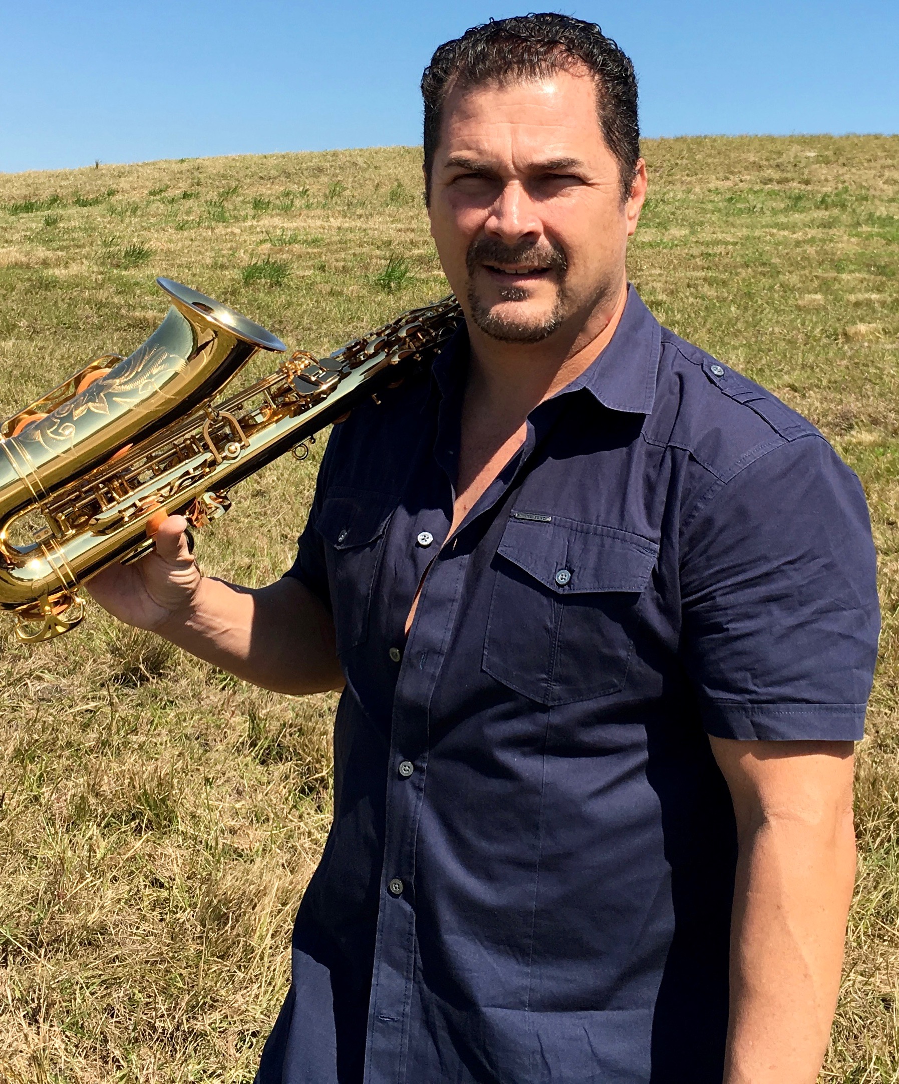 Walter Hansen Becomes The New Voice of Country Rock Music With The Hypnotic Riffs in The Song "Good Lookin"