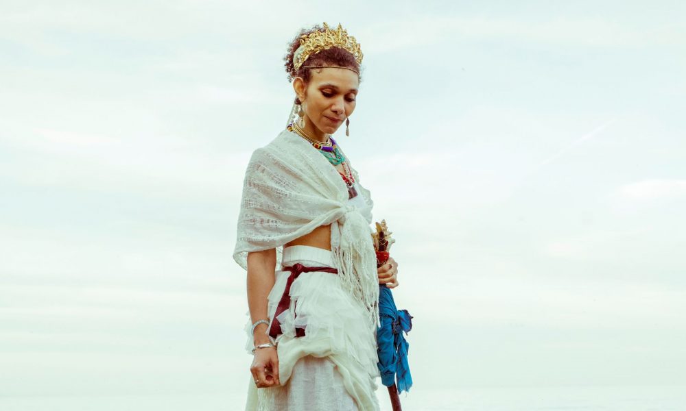 Amai Kuda Et Les Bois Reflects On The Complexities Of Romance In Love Song