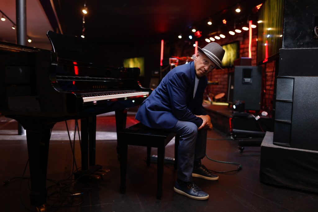 Modern Alt-Rock Artist Marshall Oakman Unveils A Heartfelt Composition "She’s No Doll, She’s a Woman"