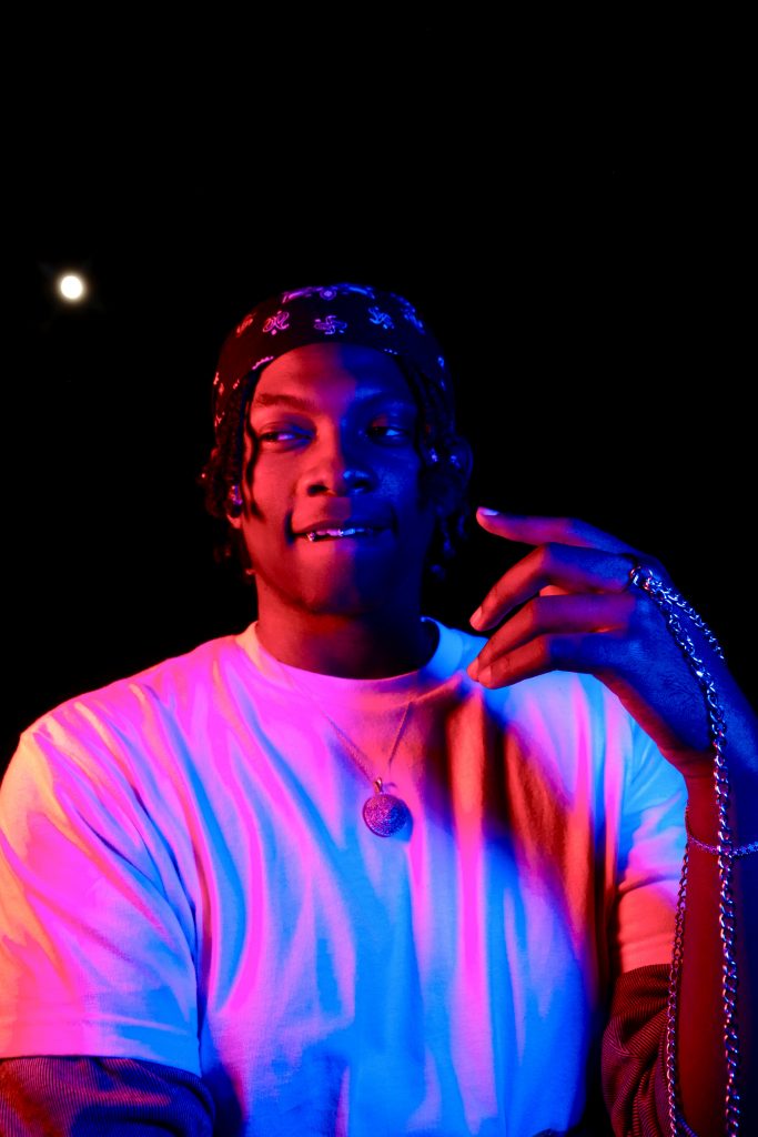 New Banger Alert; Multi-Talented Singer, Rapper and Songwriter dat_Rasta Debuts His New Track, “Heartstrings”