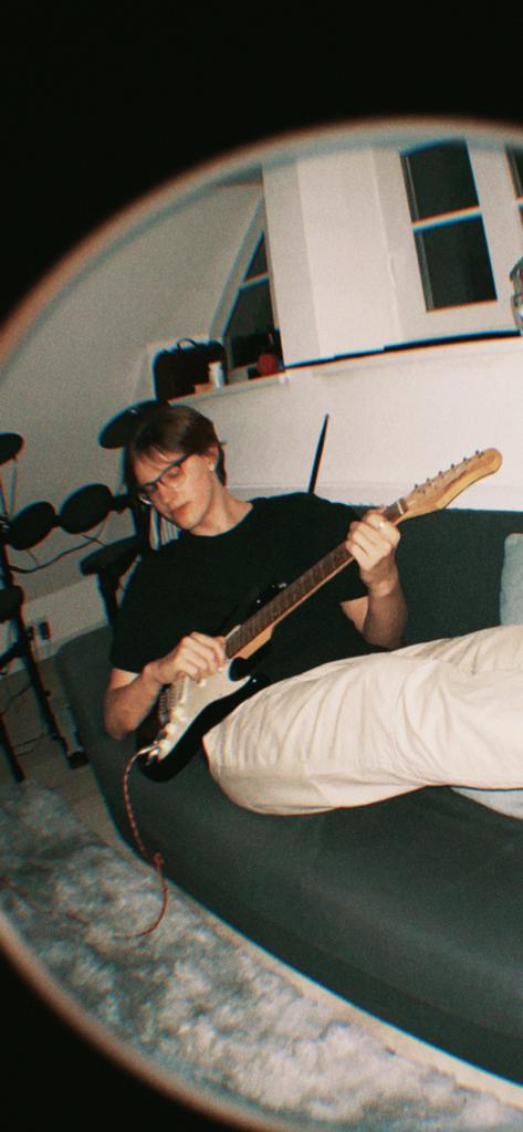 Eclectic Music Genius Definitely Not Luke’s 3-Track EP “Cantelau” Is Such a Vibe!