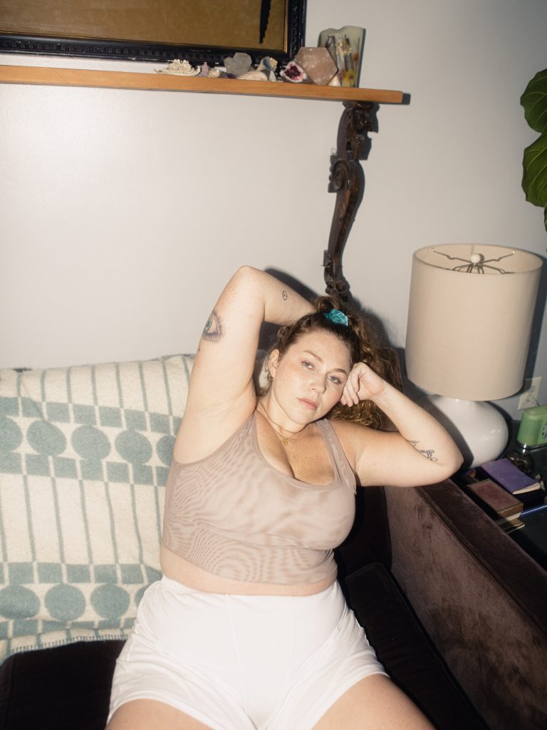 Brooklyn-Based Singer-Songwriter Shann Hitch Debuts With a Spicy Crossover Jam Dubbed “Out in the Wash”