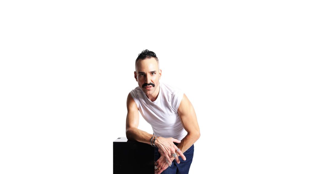 Van Hechter Is Back With a Masterpiece, “Electrical Blue” Guaranteed to Fuel Your Appetite for Dancing!