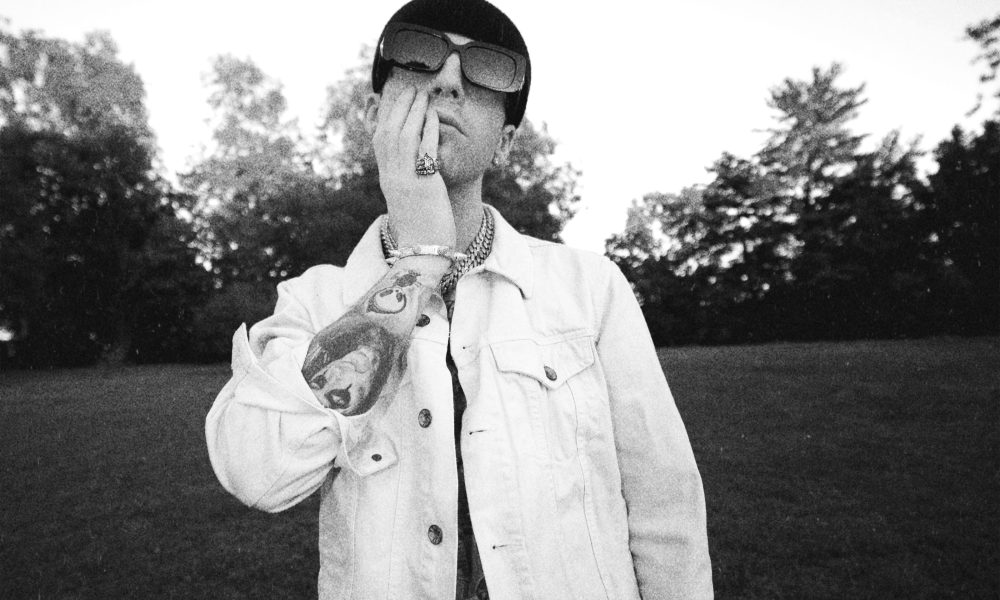 Atlanta-based multifaceted artist FOURPL4Y’s "FAMOUS" "FAMOUS" featuring Nessly, is out now.