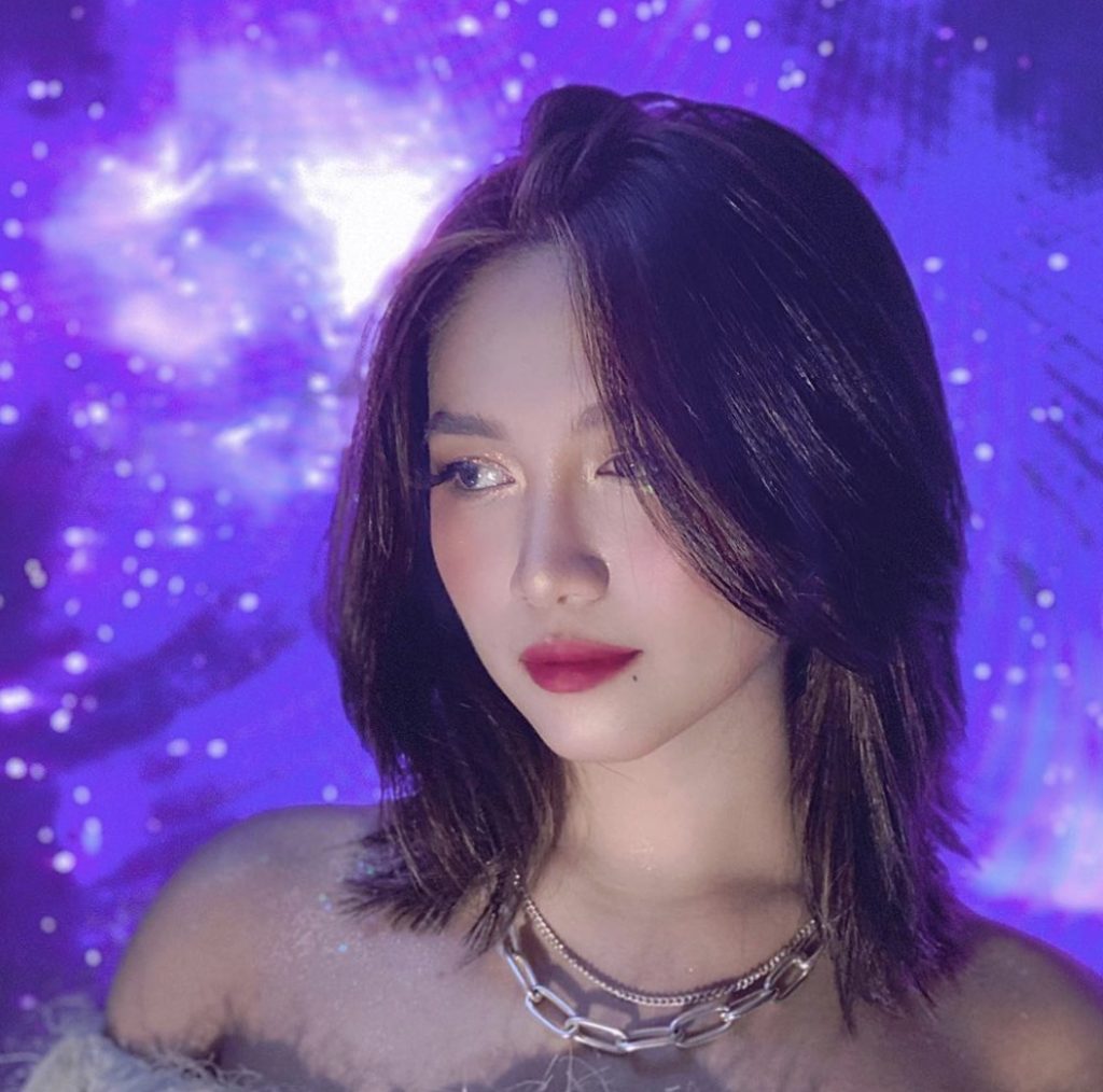 Philippines-based songbird SHEKI displays an old-school powerhouse range with her debut single "Tell Me" which has earned her widespread critical appeal!