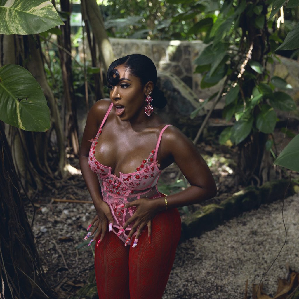 Rapidly Rising Haitian-Bahamian Pop Sensation Mélanique Stuns with Her Latest Single, “Runnin’ with It (All Mine)”