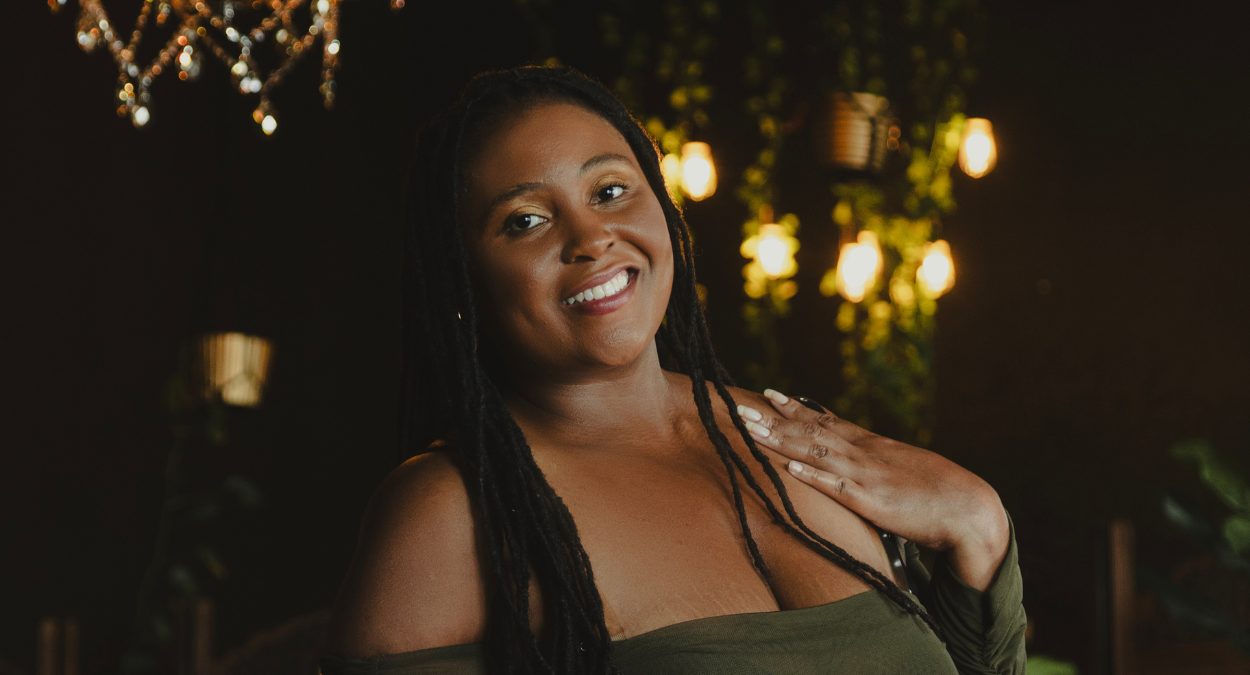 Multitalented R&B songstress Alecia Hightower is set to release her new “STEPPING STONES” EP.