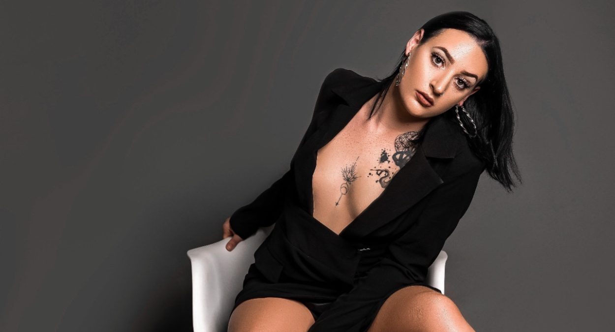 Singer-Songwriter Zimmira Releases Another Enchanting and Relatable Centerpiece Themed “Tik Tock”