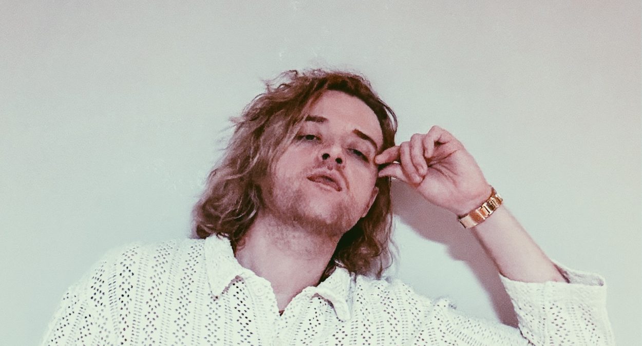 Hip-hop and rap wizard ASTO’s delivery in “Take a Picture” is a masterclass in chill, laid-back, and classic-inspired innovation.